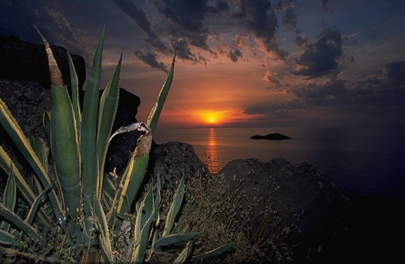 Tramonto sul mare dallo Scoglio del Medico